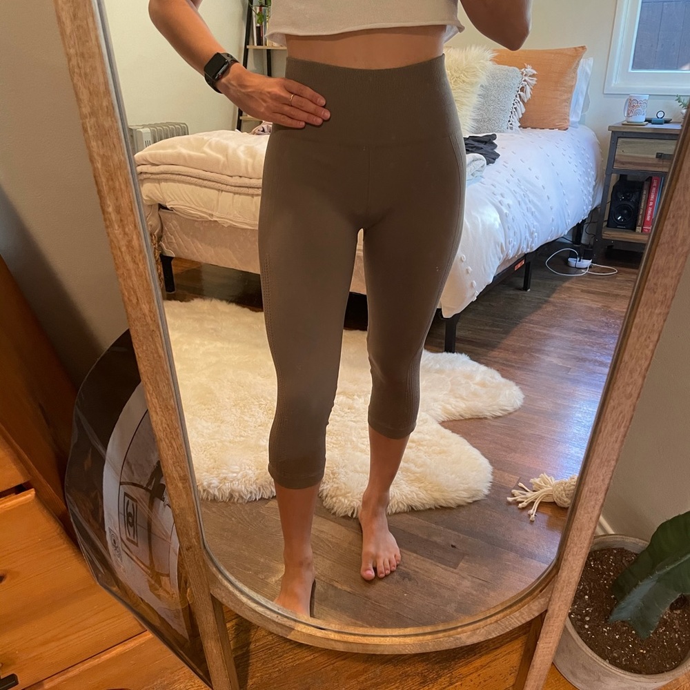 Taupe lululemon yoga leggings